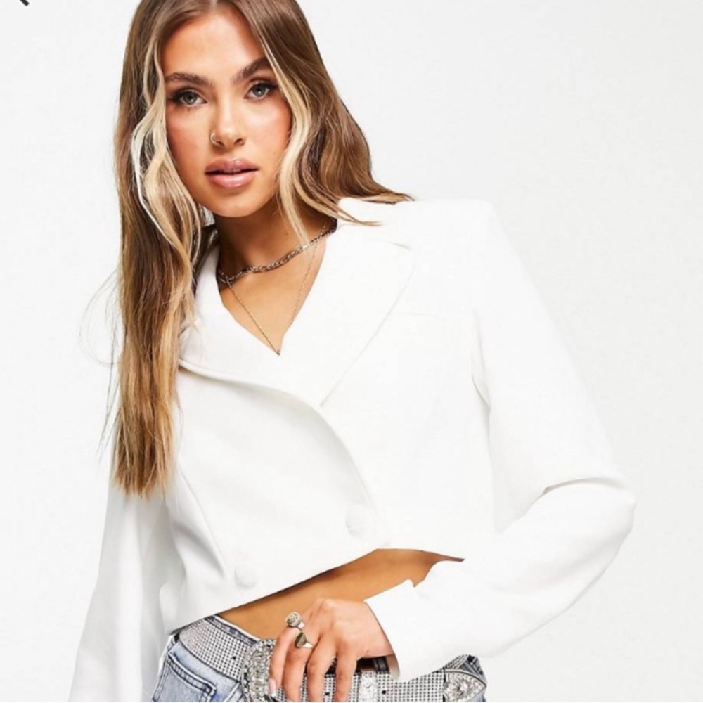 ASYOU Cropped Double Breasted Blazer in White - Picture 3 of 8